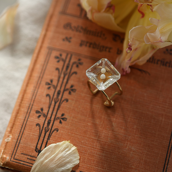 ヴィンテージガラスボタンリングF